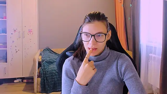 MollyLollipop online show from 2, 3, 2026