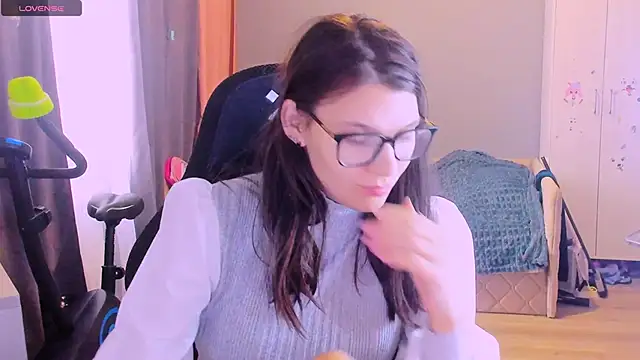 MollyLollipop online show from 6, 4, 2026