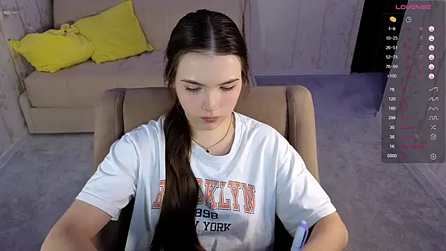 Snapshot of Eva_Davie chatting on 9, 11, 2025 Eva Davie online show from 9, 11, 2025