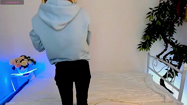 Snapshot of Bell_a_mi_ chatting on 7, 3, 2026 Bell a mi online show from 7, 3, 2026