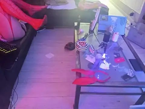 Snapshot of slankecrosdresser chatting on 6, 2, 2025 slankecrosdresser online show from 6, 2, 2025