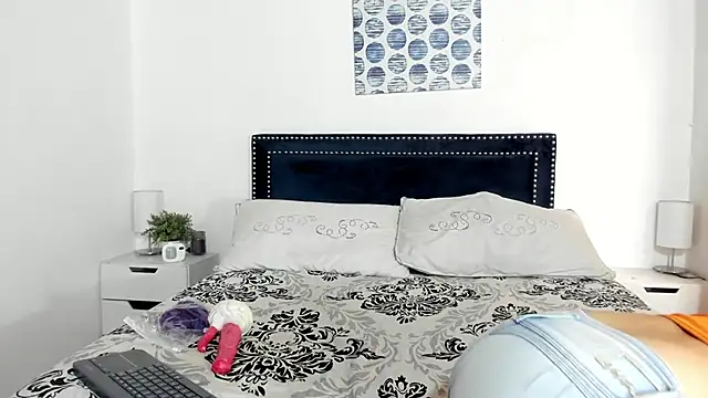 ZulyMichels online show from 8, 1, 2025