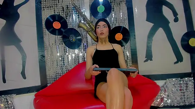 nickyminach  online show from 8, 2, 2025