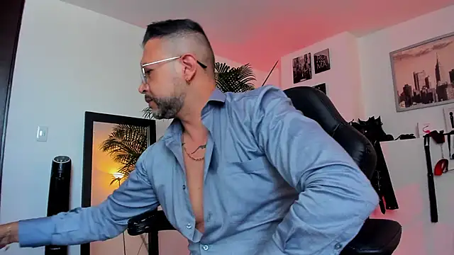 MrFrank tattoo online show from 18, 12, 2024