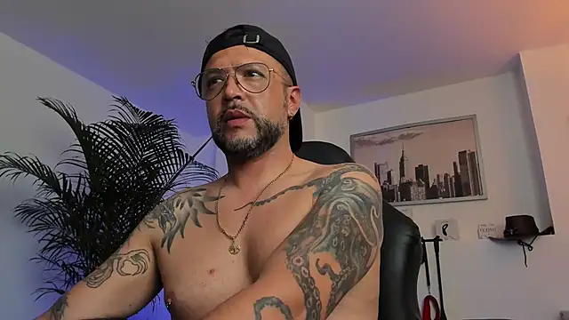 MrFrank tattoo online show from 29, 1, 2025