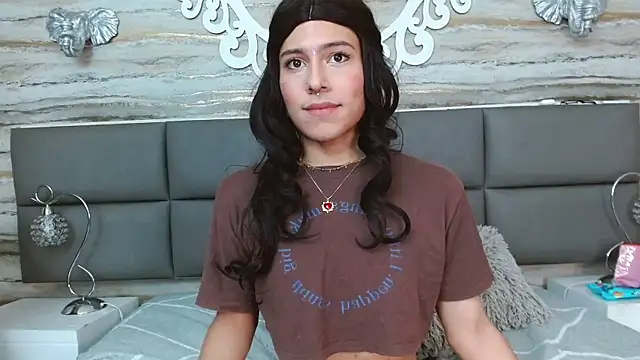 Snapshot of oliver__brown chatting on 5, 1, 2025 oliver brown online show from 5, 1, 2025