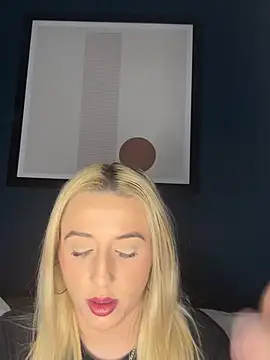 Strongqueen online show from 2, 2, 2025