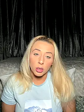 Strongqueen online show from 8, 11, 2025