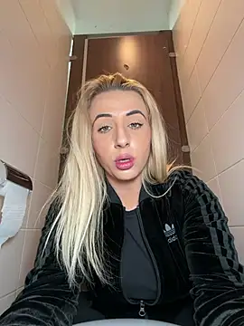 Snapshot of Strongqueen chatting on 21, 3, 2026 Strongqueen online show from 21, 3, 2026