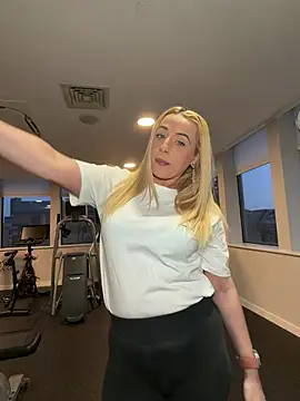 Snapshot of Strongqueen chatting on 22, 3, 2026 Strongqueen online show from 22, 3, 2026