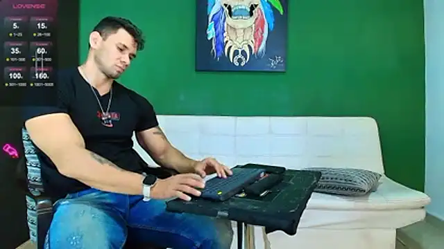 Snapshot of GendersonFit chatting on 3, 11, 2025 GendersonFit online show from 3, 11, 2025