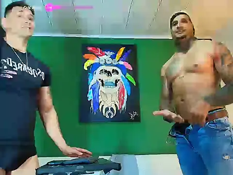 Snapshot of GendersonFit chatting on 5, 11, 2025 GendersonFit online show from 5, 11, 2025