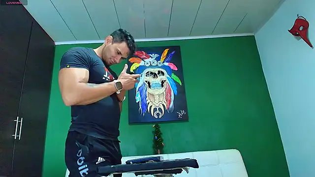 Snapshot of GendersonFit chatting on 24, 11, 2025 GendersonFit online show from 24, 11, 2025