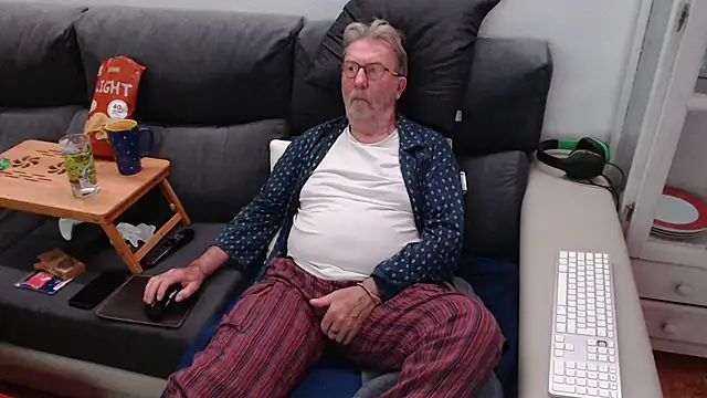 Nudelschwanz online show from 9, 3, 2025