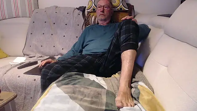 Snapshot of Nudelschwanz chatting on 17, 5, 2026 Nudelschwanz online show from 17, 5, 2026