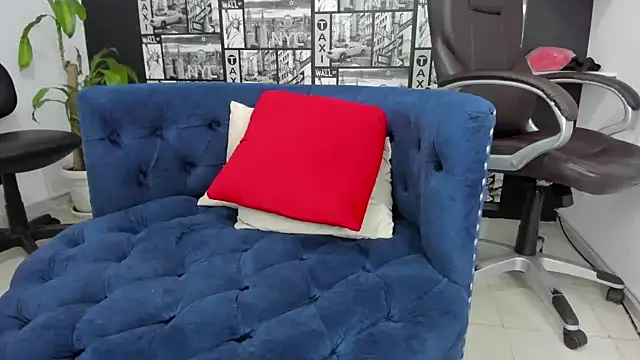 Isa And Natasha online show from 25, 2, 2025