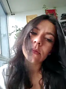 Amber  Davis online show from 27, 9, 2025