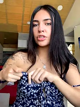 Snapshot of DaphneUwu chatting on 3, 12, 2024 DaphneUwu online show from 3, 12, 2024