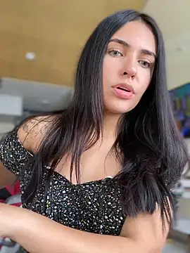 Snapshot of DaphneUwu chatting on 5, 12, 2024 DaphneUwu online show from 5, 12, 2024