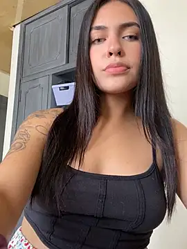 Snapshot of DaphneUwu chatting on 6, 12, 2024 DaphneUwu online show from 6, 12, 2024