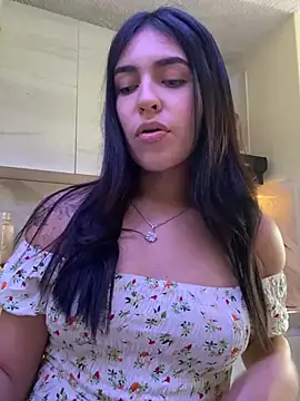 Snapshot of DaphneUwu chatting on 10, 12, 2024 DaphneUwu online show from 10, 12, 2024