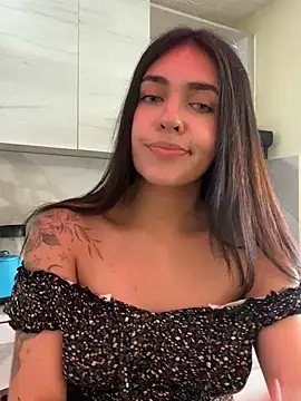 Snapshot of DaphneUwu chatting on 12, 12, 2024 DaphneUwu online show from 12, 12, 2024