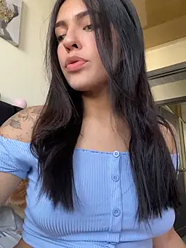 Snapshot of DaphneUwu chatting on 14, 12, 2024 DaphneUwu online show from 14, 12, 2024