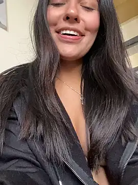 Snapshot of DaphneUwu chatting on 29, 12, 2024 DaphneUwu online show from 29, 12, 2024