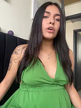 Snapshot of DaphneUwu chatting on 1, 2, 2025 DaphneUwu online show from 1, 2, 2025