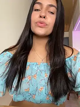 Snapshot of DaphneUwu chatting on 15, 2, 2025 DaphneUwu online show from 15, 2, 2025