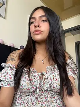 Snapshot of DaphneUwu chatting on 12, 3, 2025 DaphneUwu online show from 12, 3, 2025