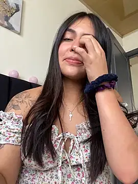 Snapshot of DaphneUwu chatting on 12, 3, 2025 DaphneUwu online show from 12, 3, 2025