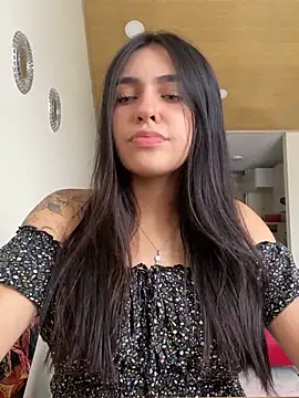 Snapshot of DaphneUwu chatting on 13, 3, 2025 DaphneUwu online show from 13, 3, 2025