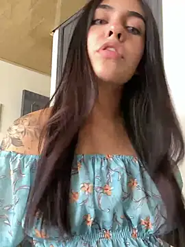 Snapshot of DaphneUwu chatting on 16, 3, 2025 DaphneUwu online show from 16, 3, 2025