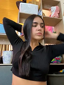 Snapshot of DaphneUwu chatting on 28, 10, 2025 DaphneUwu online show from 28, 10, 2025