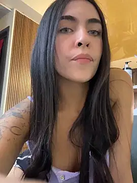 Snapshot of DaphneUwu chatting on 25, 11, 2025 DaphneUwu online show from 25, 11, 2025