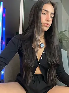 Snapshot of DaphneUwu chatting on 11, 7, 2026 DaphneUwu online show from 11, 7, 2026