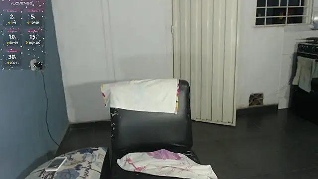 Snapshot of selena_moon98 chatting on 27, 1, 2025 selena moon98 online show from 27, 1, 2025