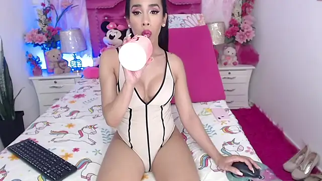 Divaxhermosa online show from 27, 5, 2026