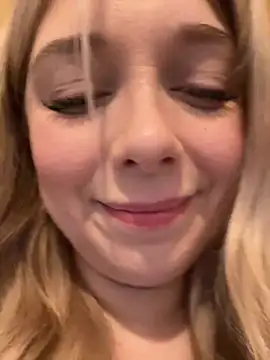 Snapshot of CherryAuroraa chatting on 19, 12, 2024 CherryAuroraa online show from 19, 12, 2024