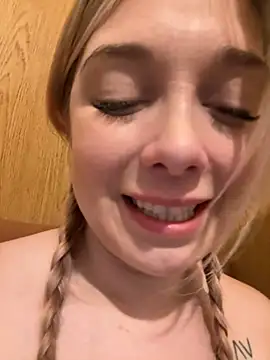 Snapshot of CherryAuroraa chatting on 29, 12, 2024 CherryAuroraa online show from 29, 12, 2024