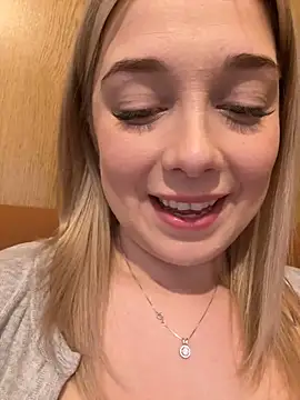 Snapshot of CherryAuroraa chatting on 17, 1, 2025 CherryAuroraa online show from 17, 1, 2025