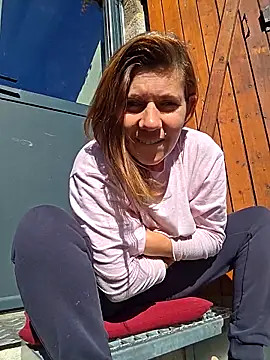 Snapshot of Lina_lou4 chatting on 18, 10, 2025 Lina lou4 online show from 18, 10, 2025