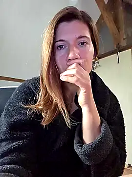 Snapshot of Lina_lou4 chatting on 27, 10, 2025 Lina lou4 online show from 27, 10, 2025