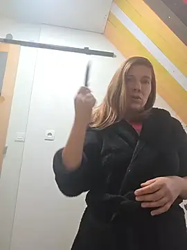 Snapshot of Lina_lou4 chatting on 4, 12, 2025 Lina lou4 online show from 4, 12, 2025