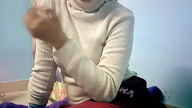 Snapshot of lovelydesi21 chatting on 11, 1, 2025 lovelydesi21 online show from 11, 1, 2025