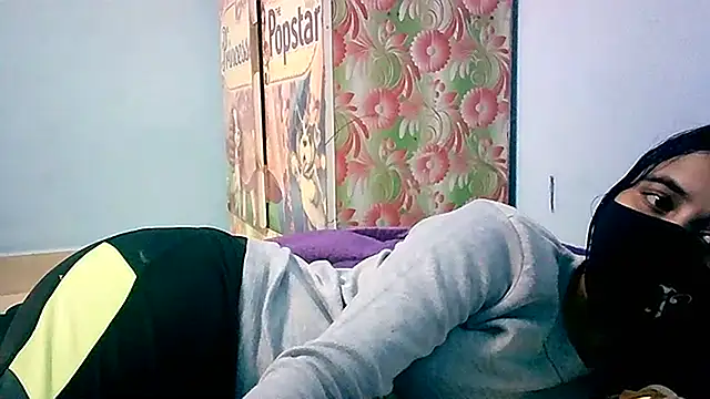 Snapshot of lovelydesi21 chatting on 11, 1, 2025 lovelydesi21 online show from 11, 1, 2025