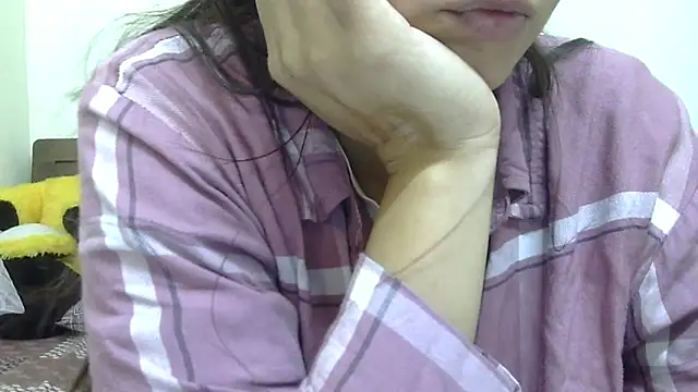 lovelydesi21 online show from 8, 4, 2026