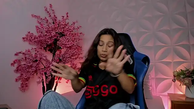 cora 22 online show from 11, 11, 2025