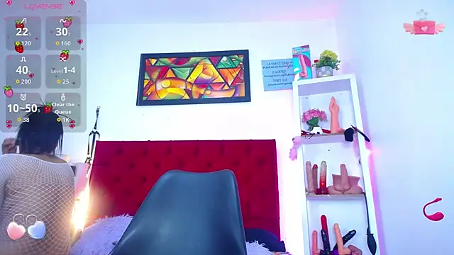 Snapshot of louise_nails chatting on 26, 11, 2025 louise nails online show from 26, 11, 2025